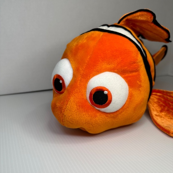 Disney Store Pixar Finding Nemo Orange Clown Fish Large 18" Stuffed Plush - Picture 2 of 11